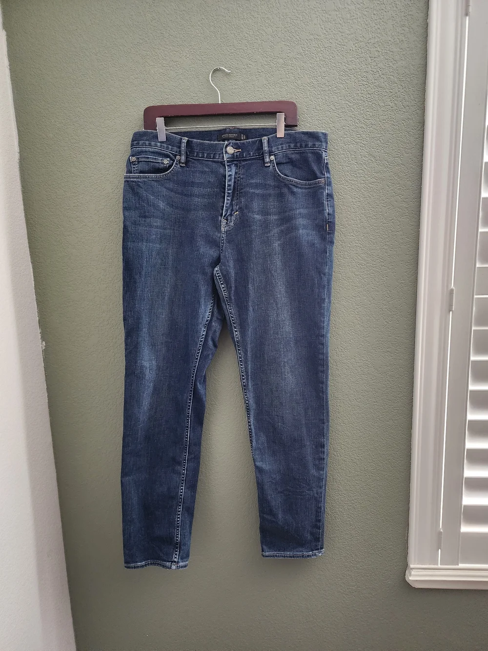 Banana Republic Men’s Athletic Tapered Fit Jeans 34x32